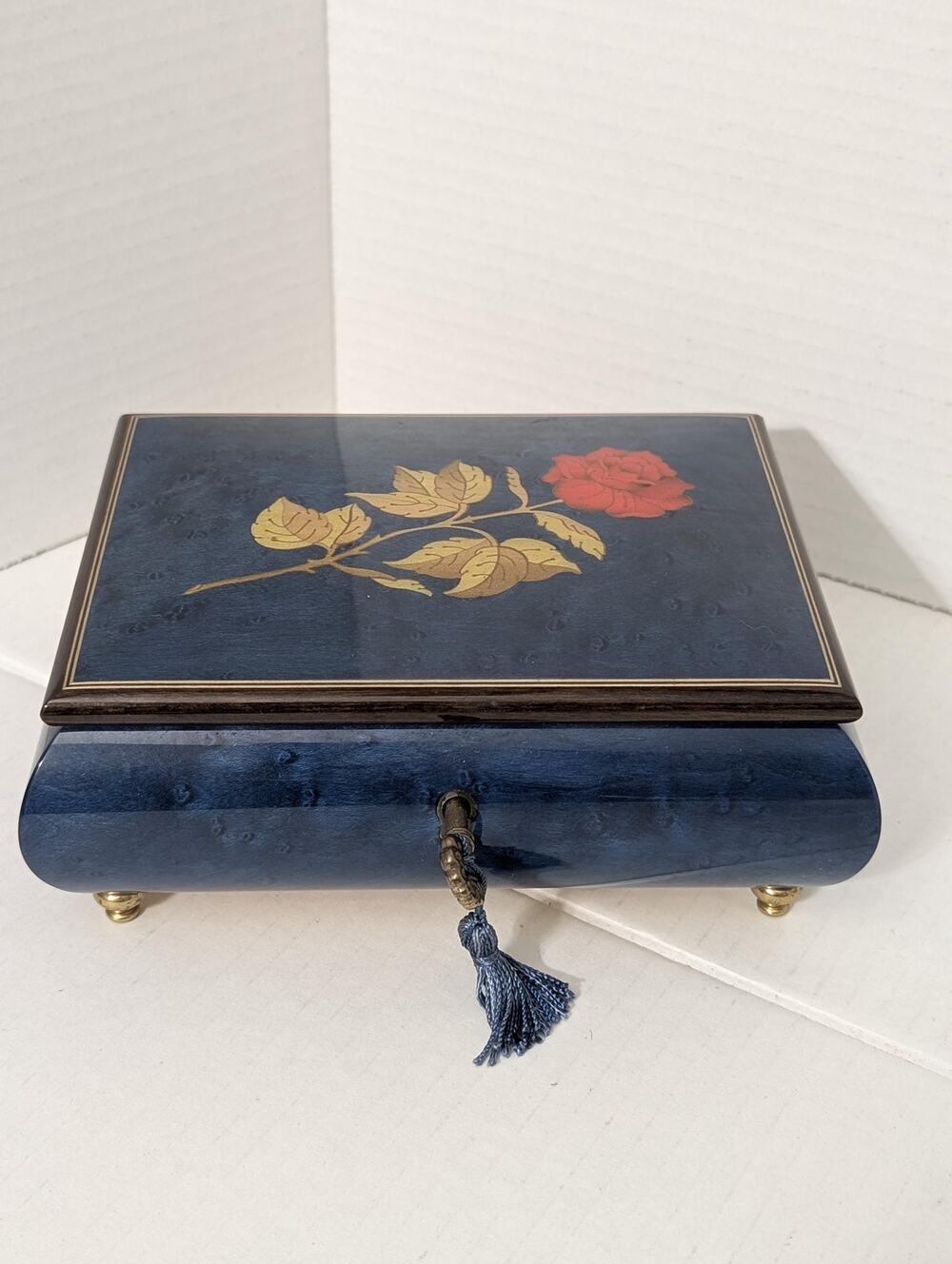 Vintage Reuge Romance Blue Burlwood Music Box Wind Beneath My Wings